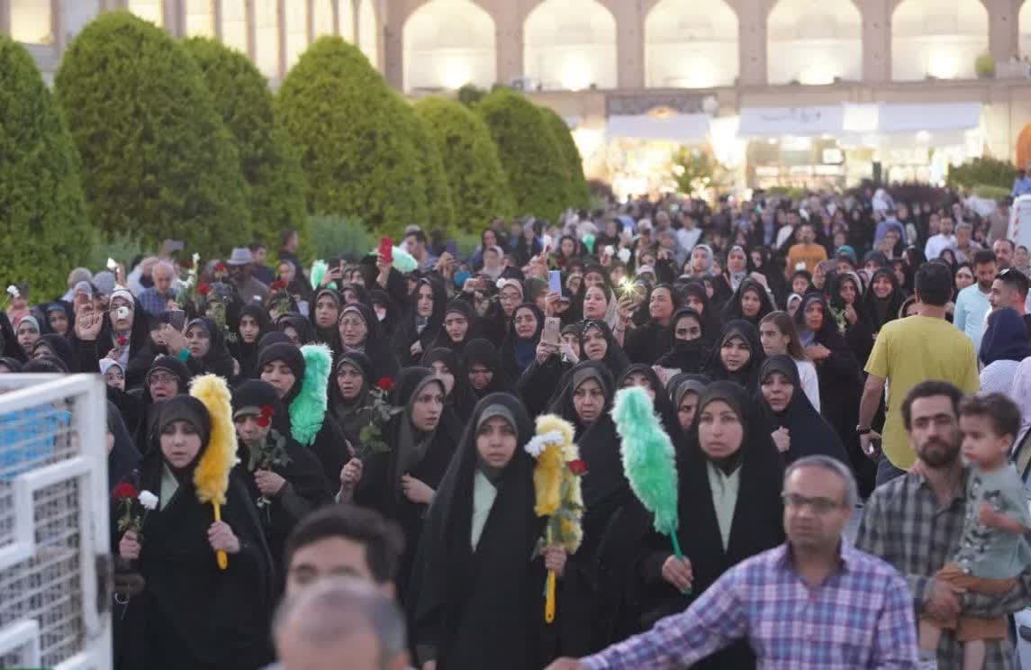 جشن باشکوه میلاد امام رضا(ع) در میدان نقش جهان اصفهان برگزار شد  